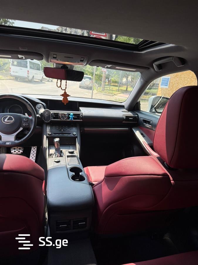 იყიდება 2018 წლიანი Lexus IS 300 თბილისში