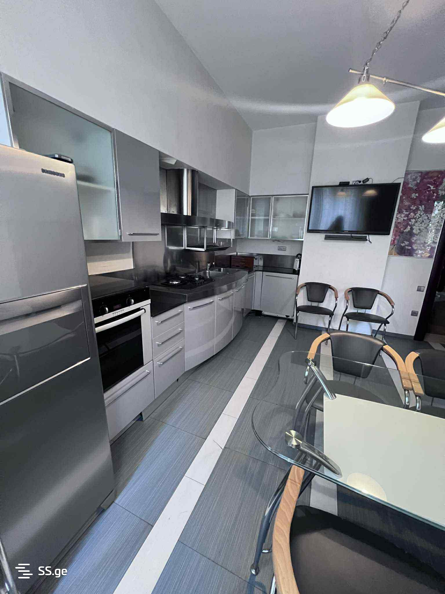 3 Room Flat Daily Rent. Vake view 3