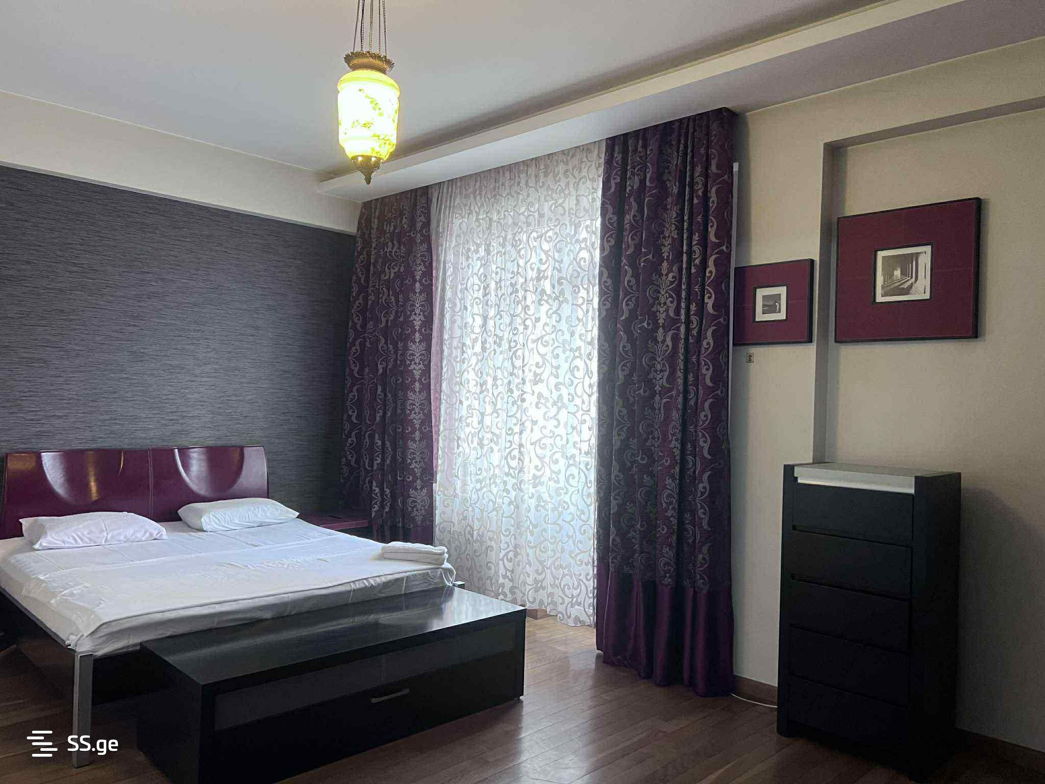 3 Room Flat Daily Rent. Vake, 1 of 4