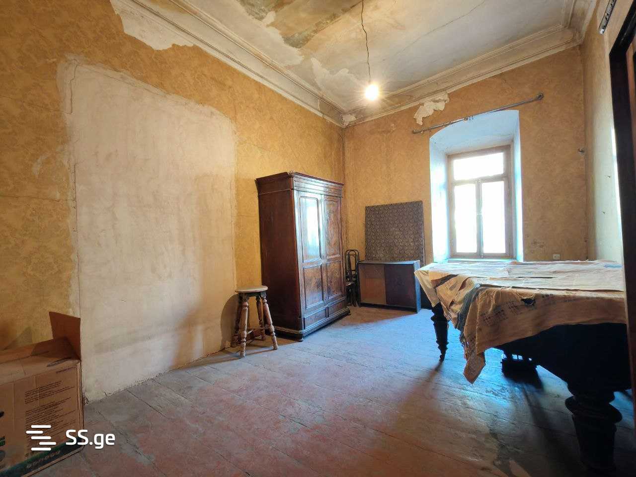3 room Flat For Sale. Mtatsminda - Aanzicht 2