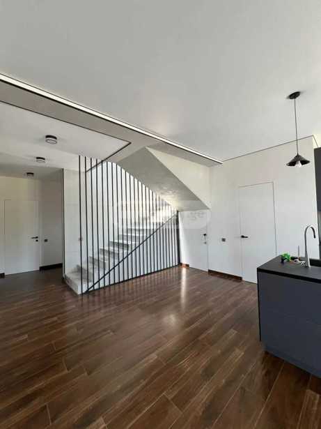 7 room Private House For Sale. Kiketi