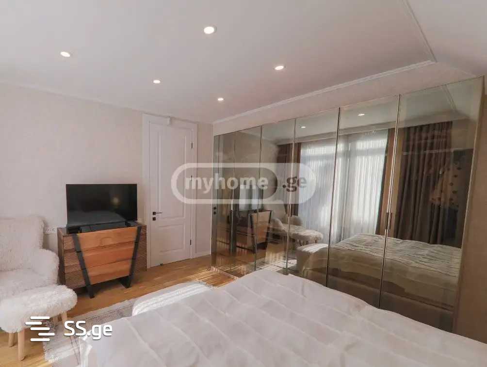 9 Room Private House For Sale view 11