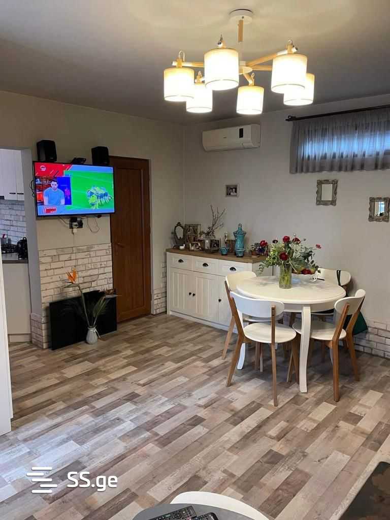 11 Room Private House For Rent. Batumi, 1 of 12