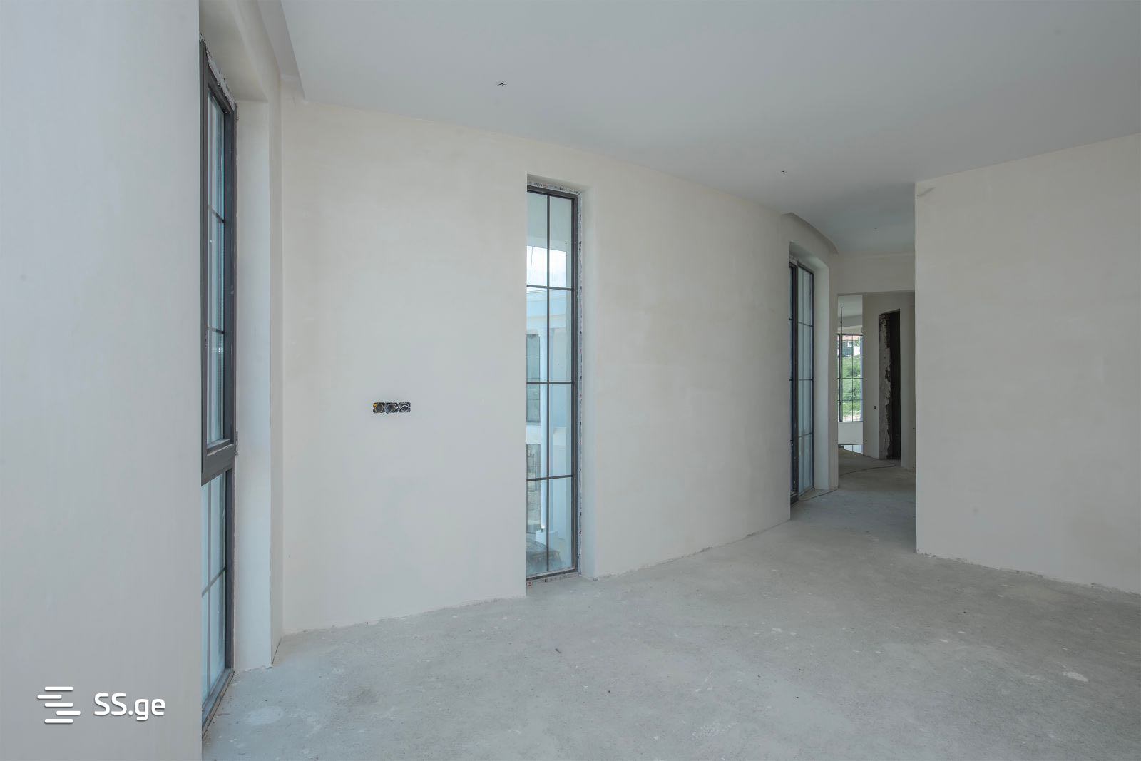 8 Room Private House For Sale view 10