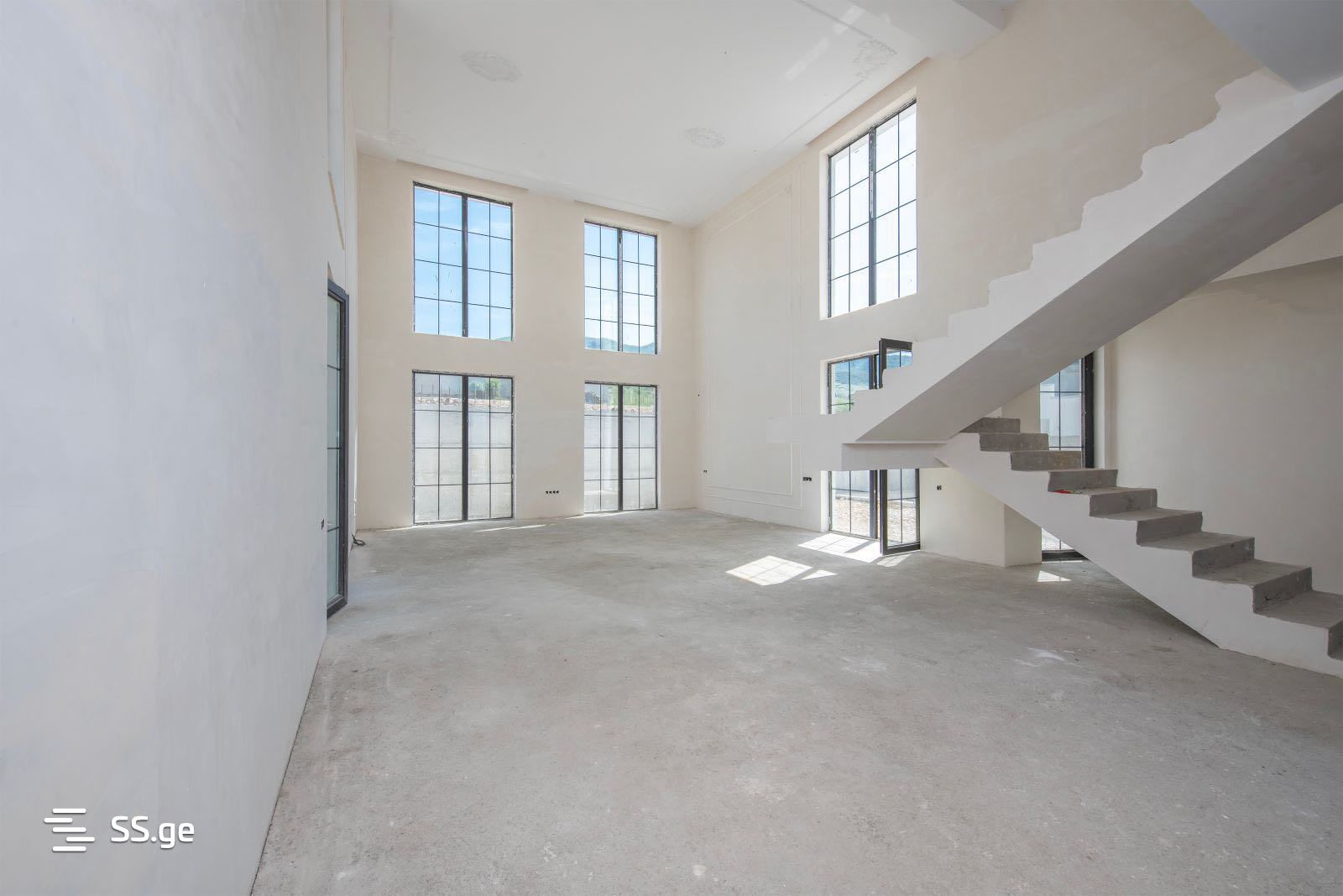 8 Room Private House For Sale view 5