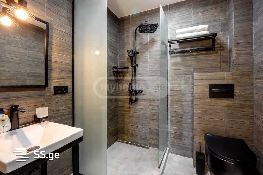 8 Room Private House For Rent. Napetvrebi view 5
