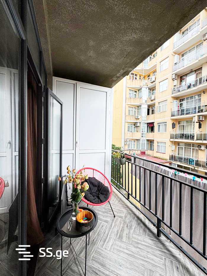2 room Flat For Sale. Batumi - Bild 5