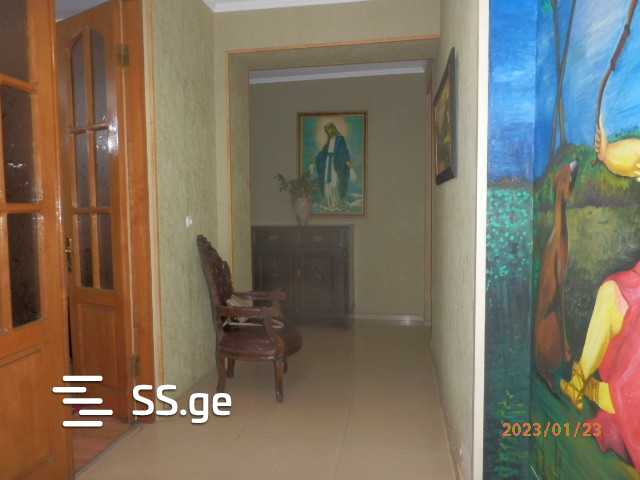 6 Room Private House For Sale view 4