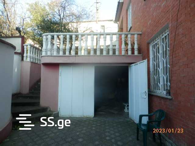 6 Room Private House For Sale view 2