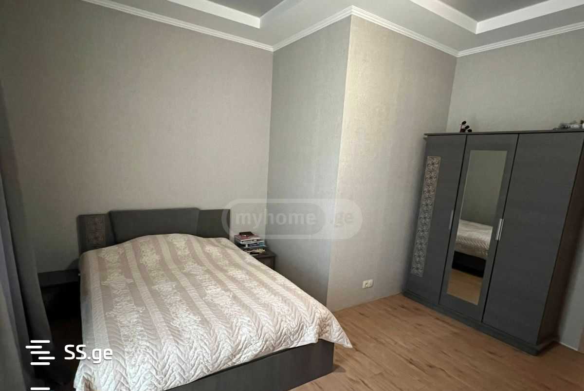 8 Room Private House For Rent. Martkofi view 4