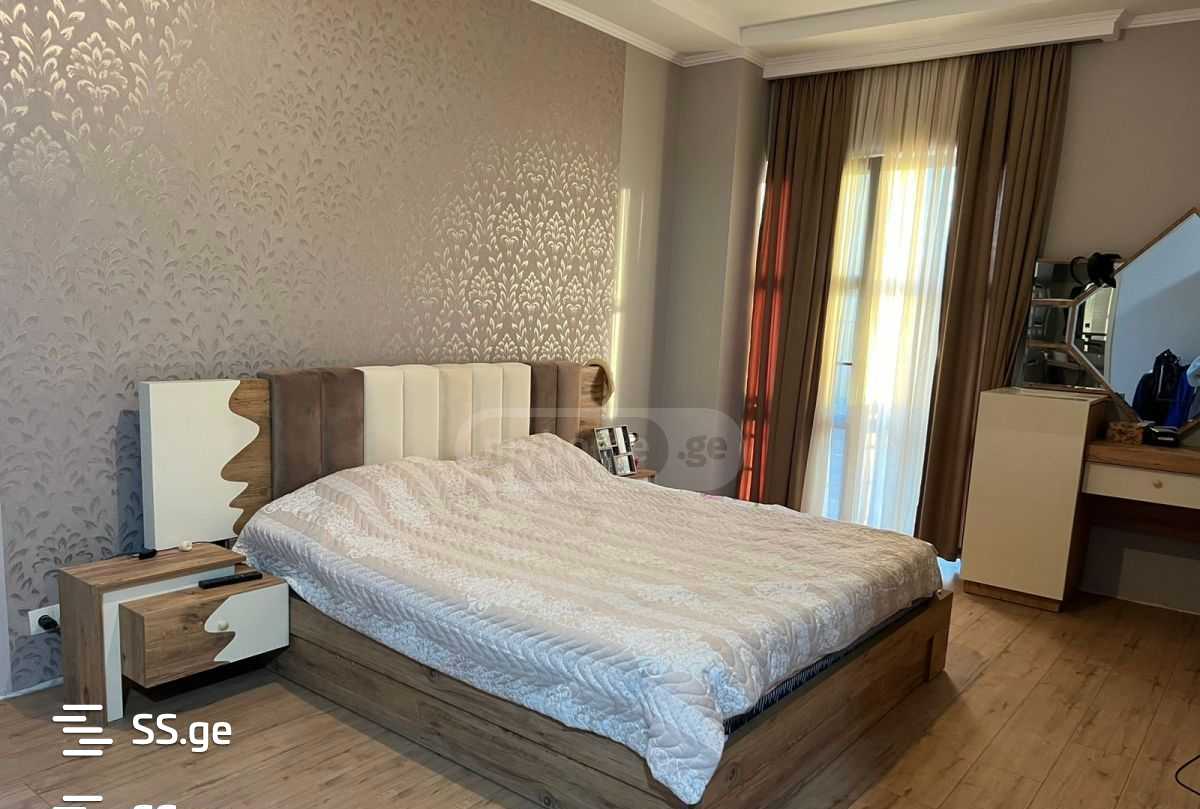 8 Room Private House For Rent. Martkofi view 6