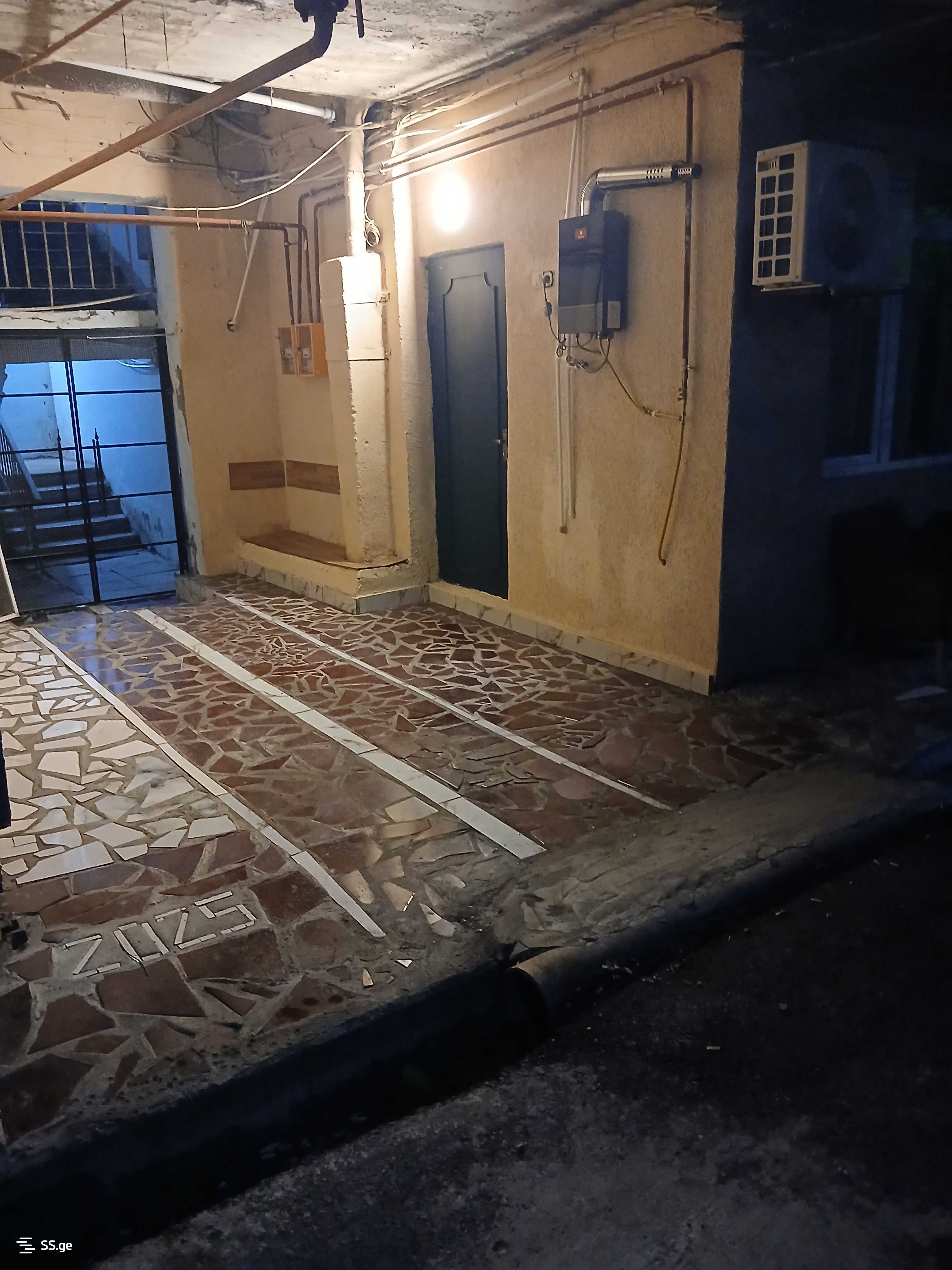 2 Room Flat Daily Rent. Poti view 12