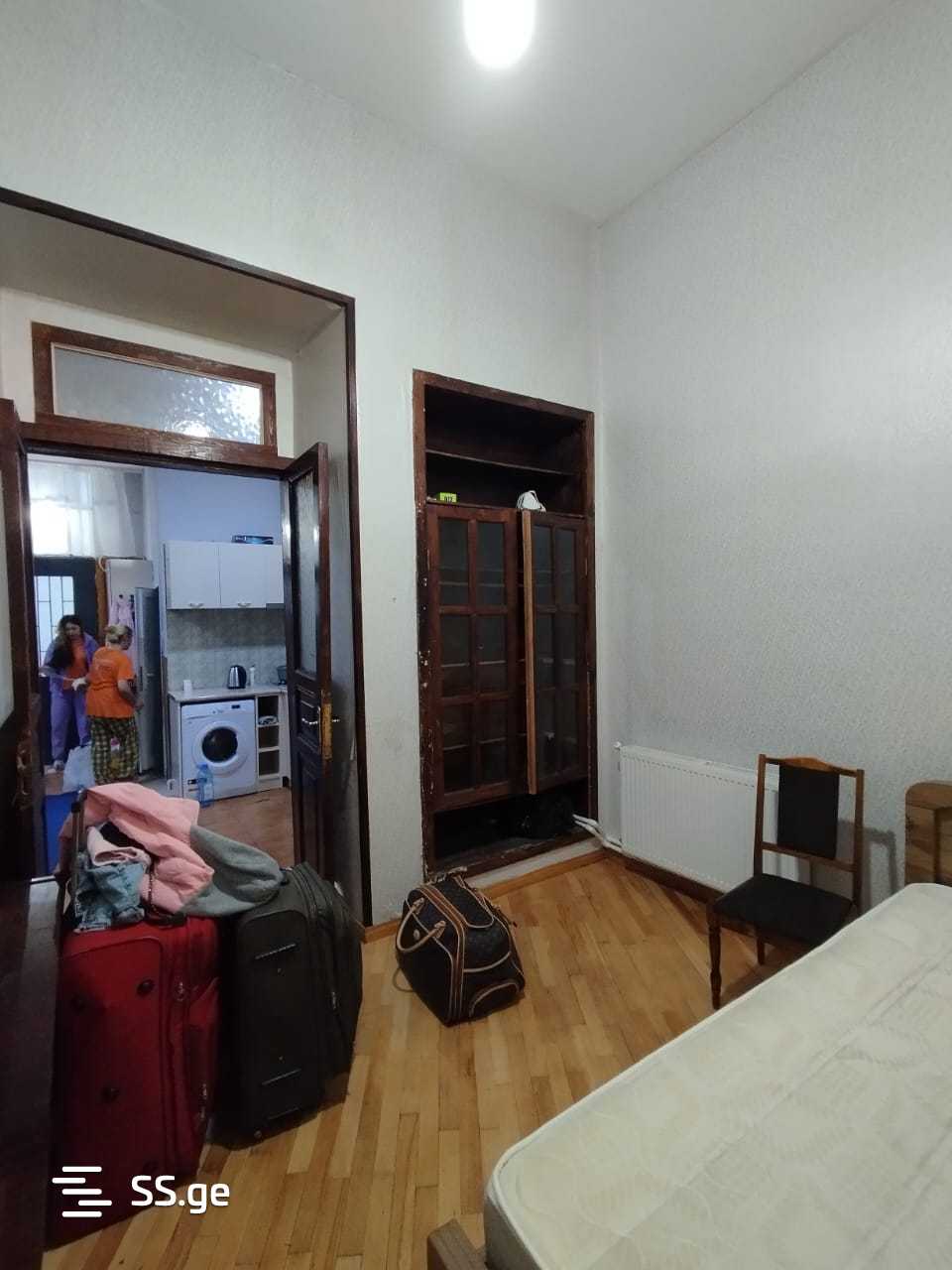 3 Room Flat For Sale view 1