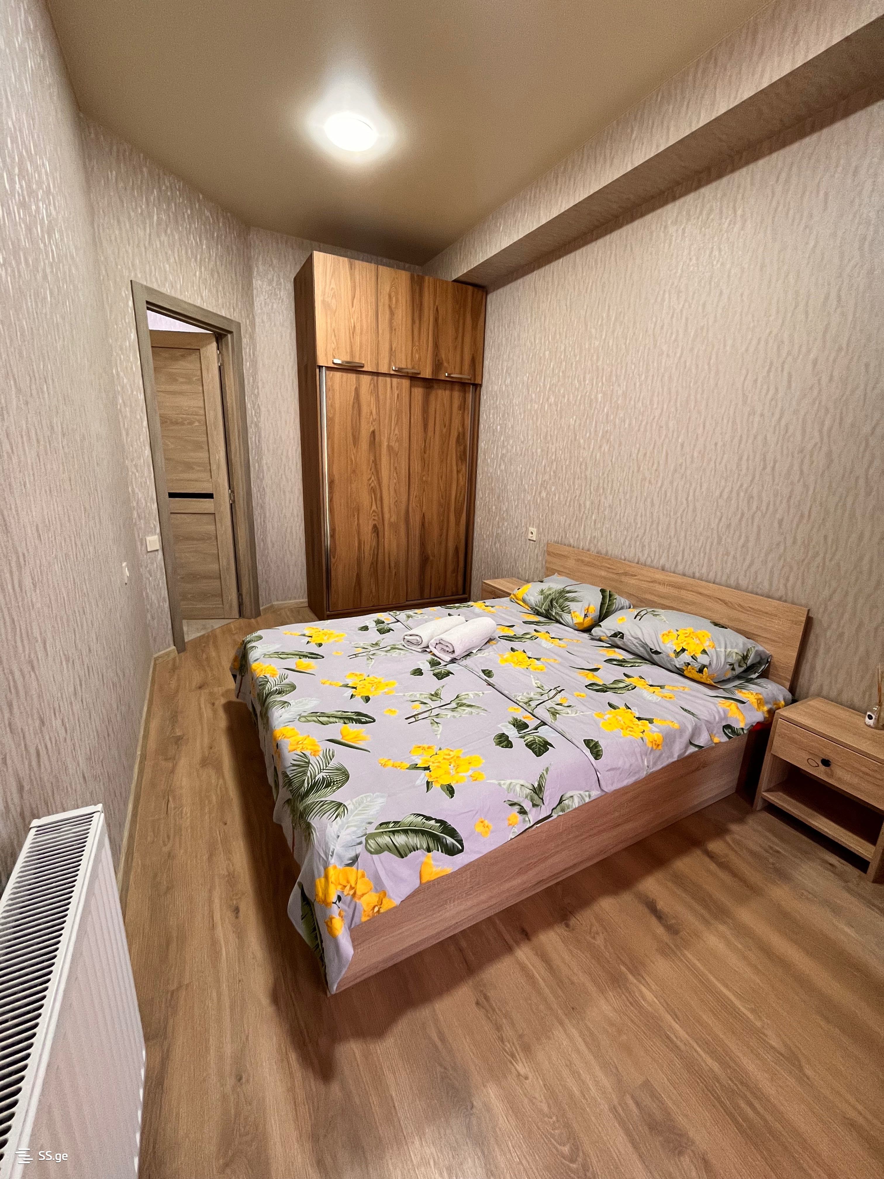 2 Room Flat Daily Rent. Mukhiani view 9