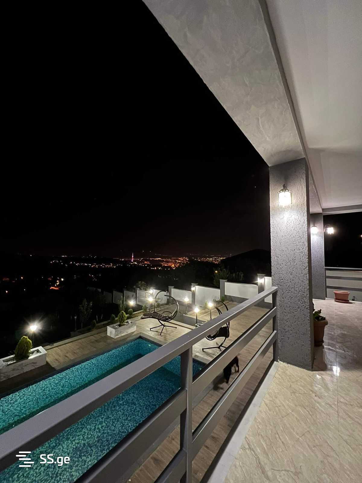 8 Room Private House For Sale view 2
