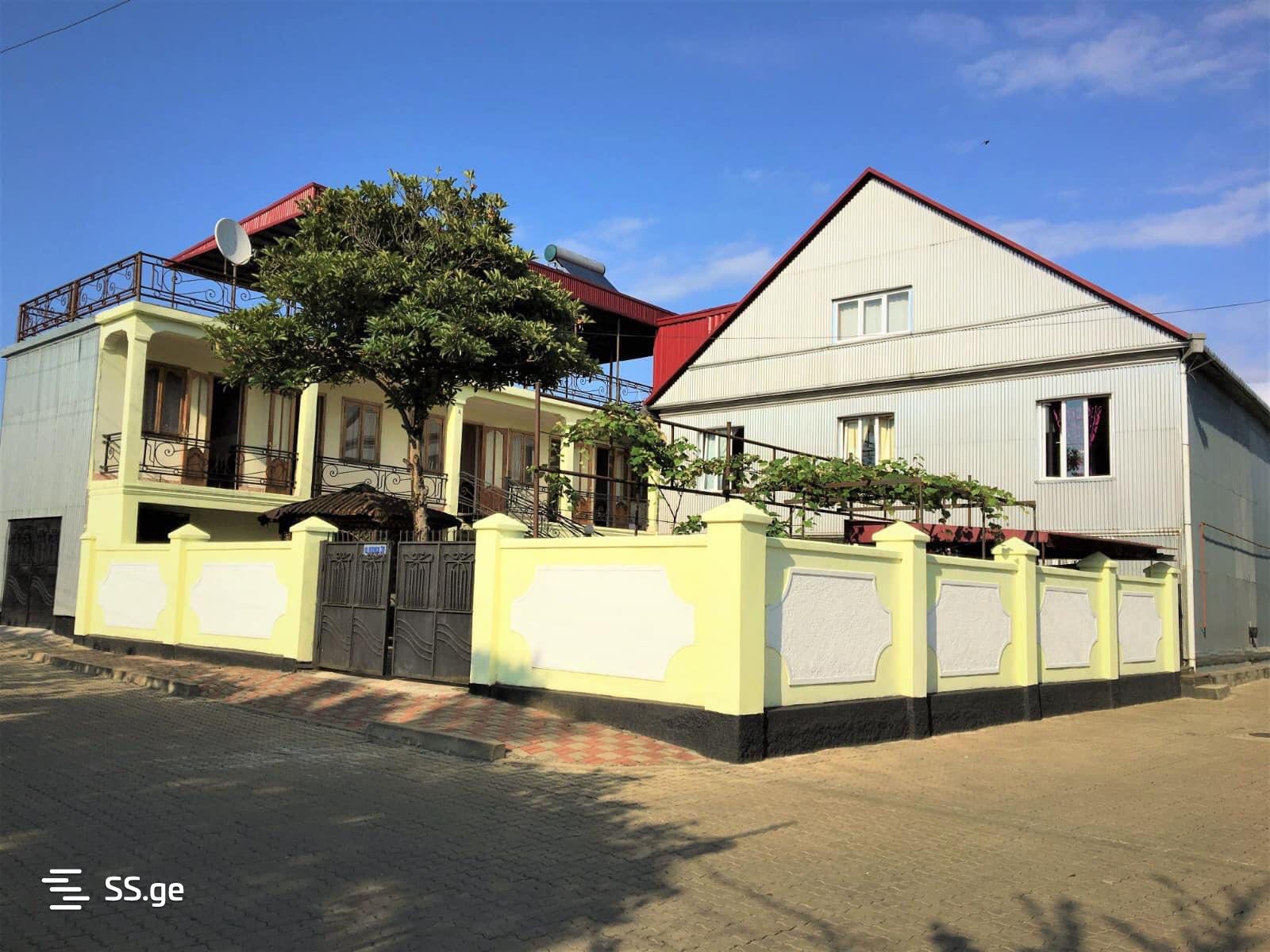 6 Room Private House Daily Rent. Kobuleti, 1 of 4