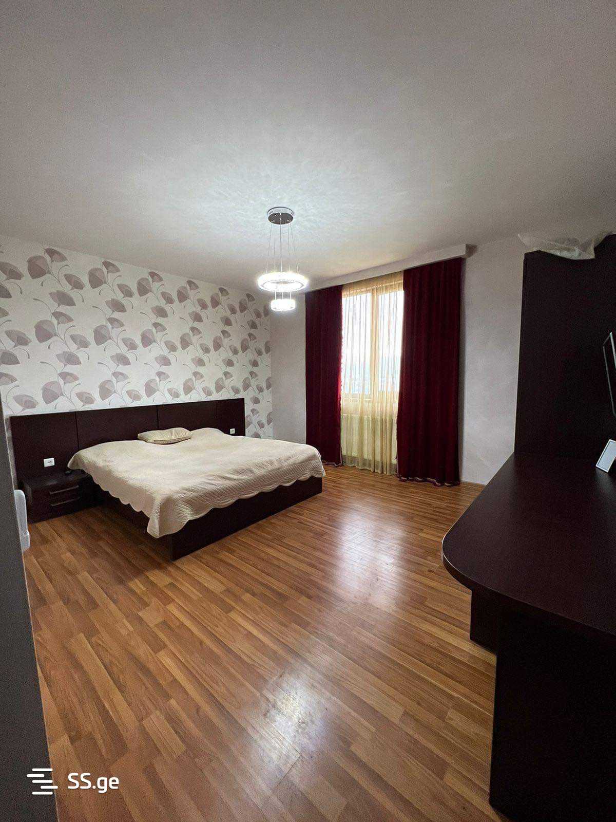 8 Room Private House For Sale view 6