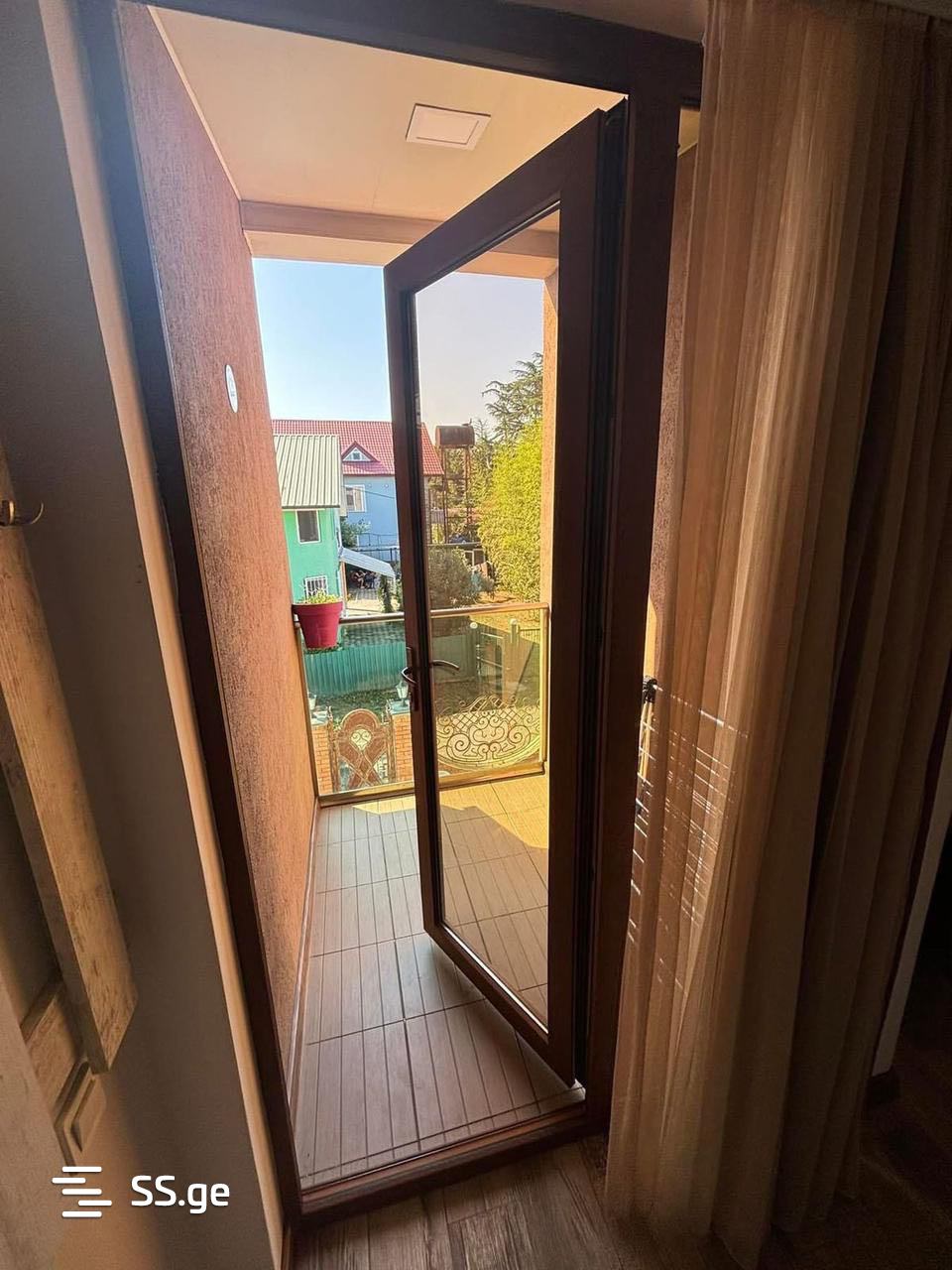 8 Room Hotel For Sale view 5