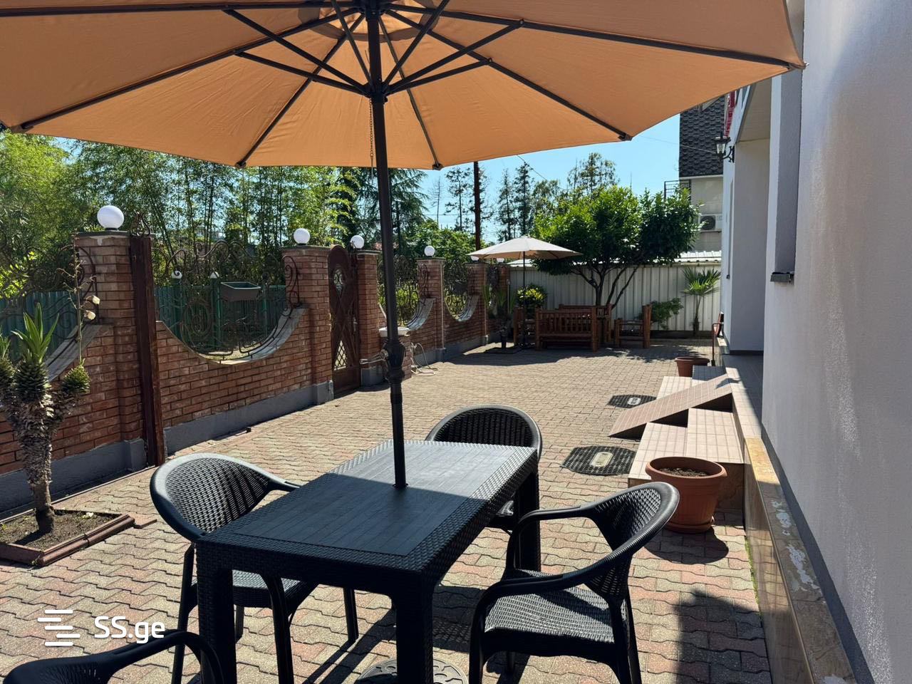 8 Room Hotel For Sale view 3