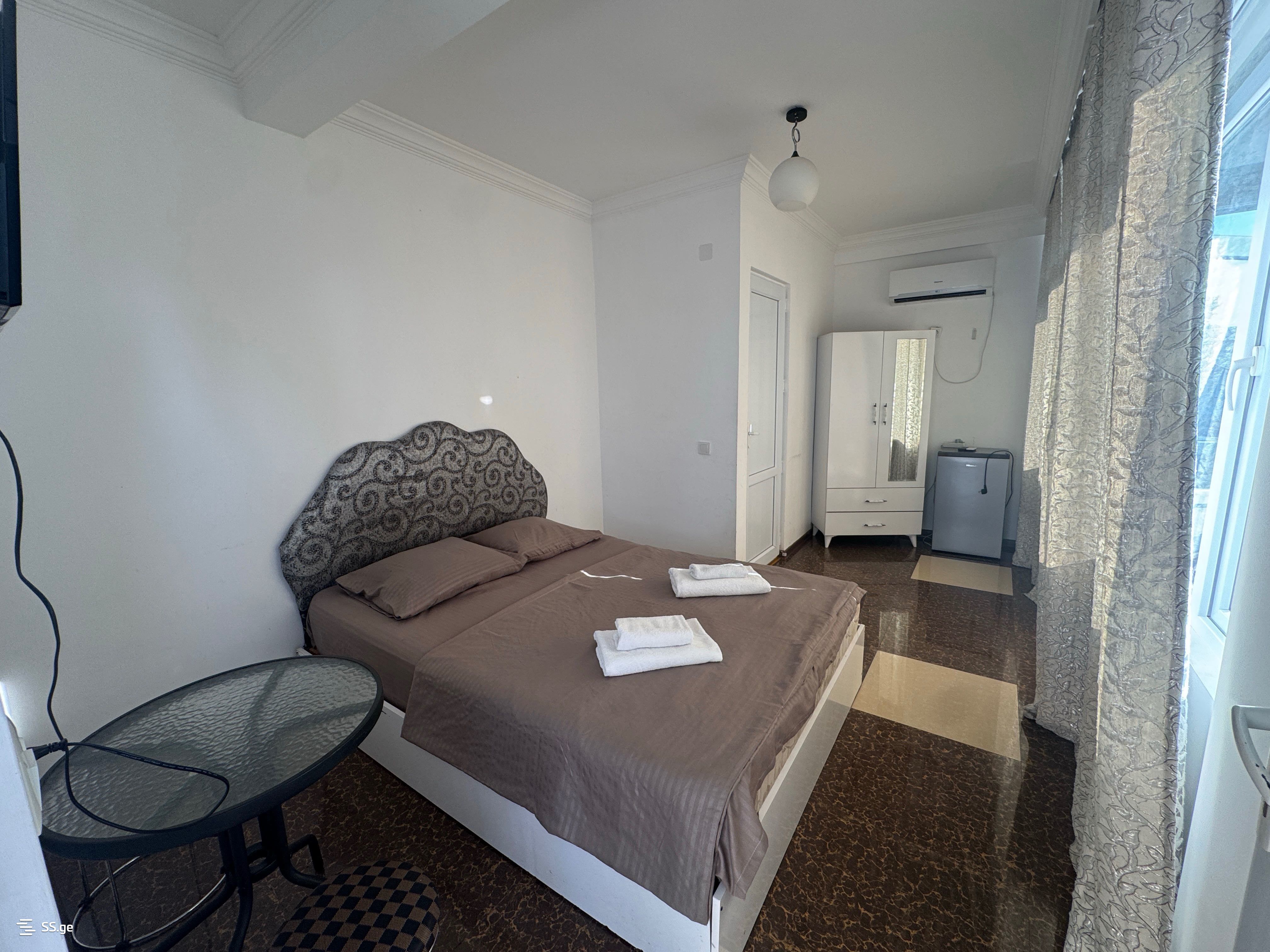 3 Room Private House Daily Rent. Batumi view 10