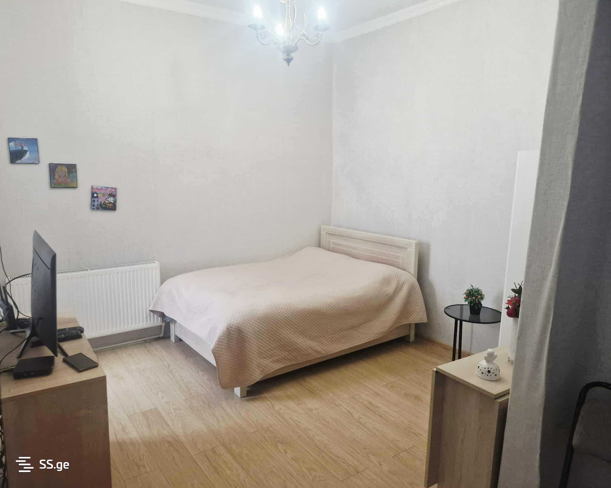 იყიდება 1 ოთახიანი ბინა ჩუღურეთში