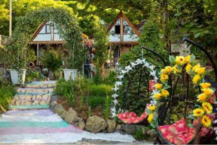 5 room Hotel For Sale. Charnali