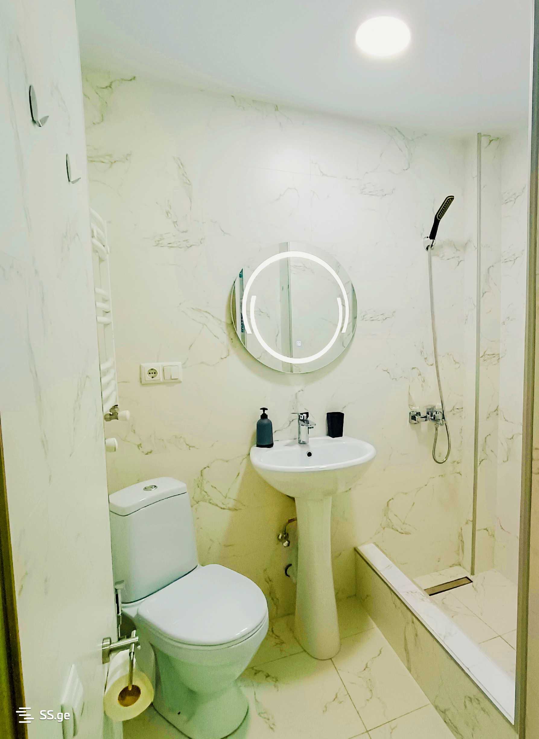 2 Room Flat Daily Rent. Chugureti view 5