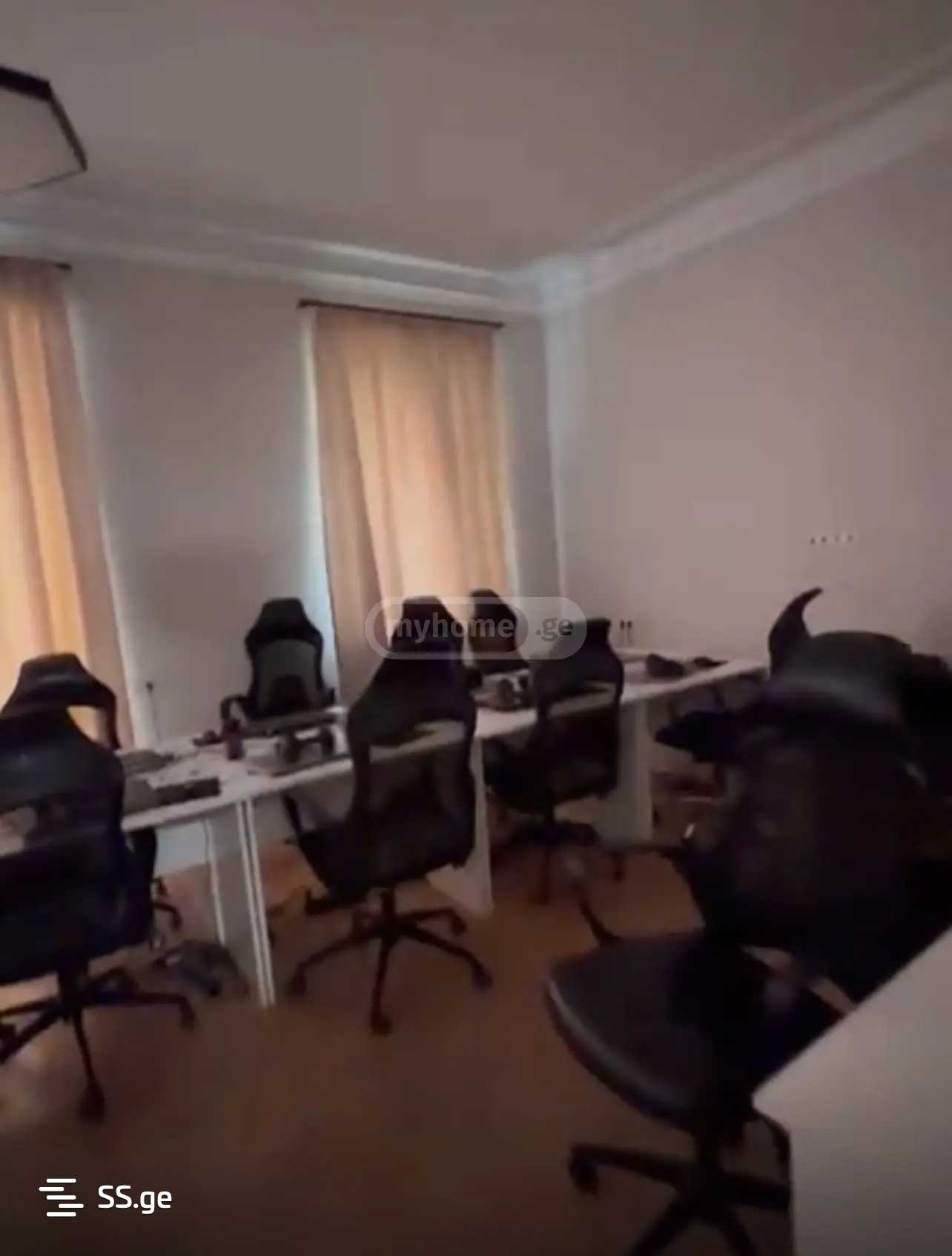 8 Room Private House For Rent. Saburtalo, 1 of 12