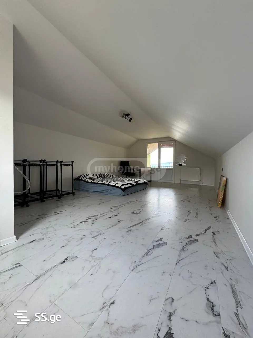 9 Room Private House For Sale view 6