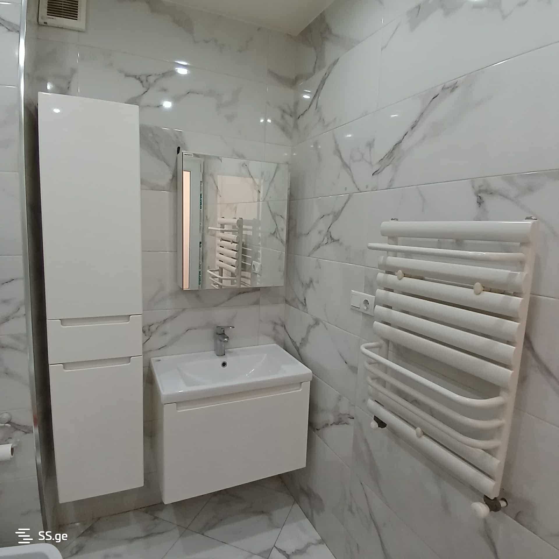 იყიდება 3 ოთახიანი ბინა დიდ დიღომში