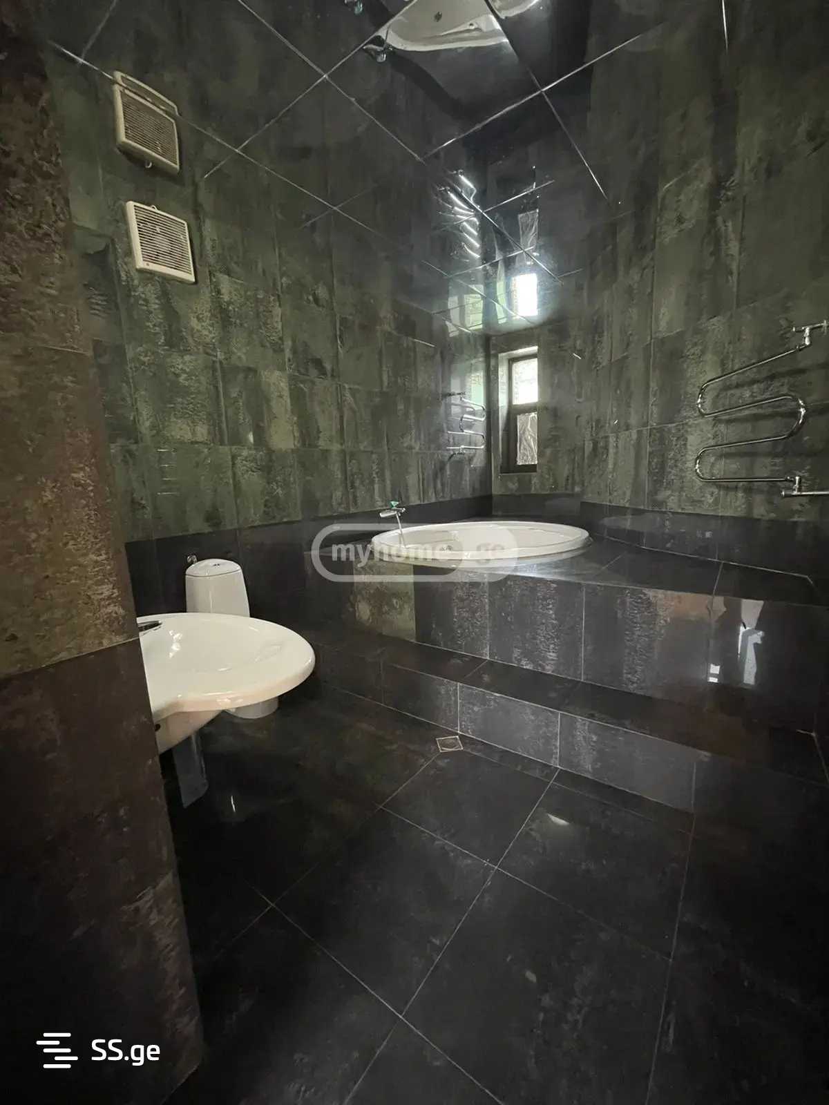 12 Room Private House For Rent. Vake view 6