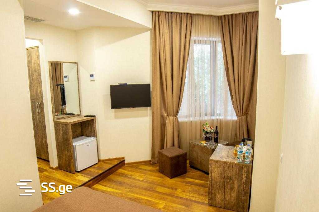 9 Room Hotel For Rent. Vake view 5