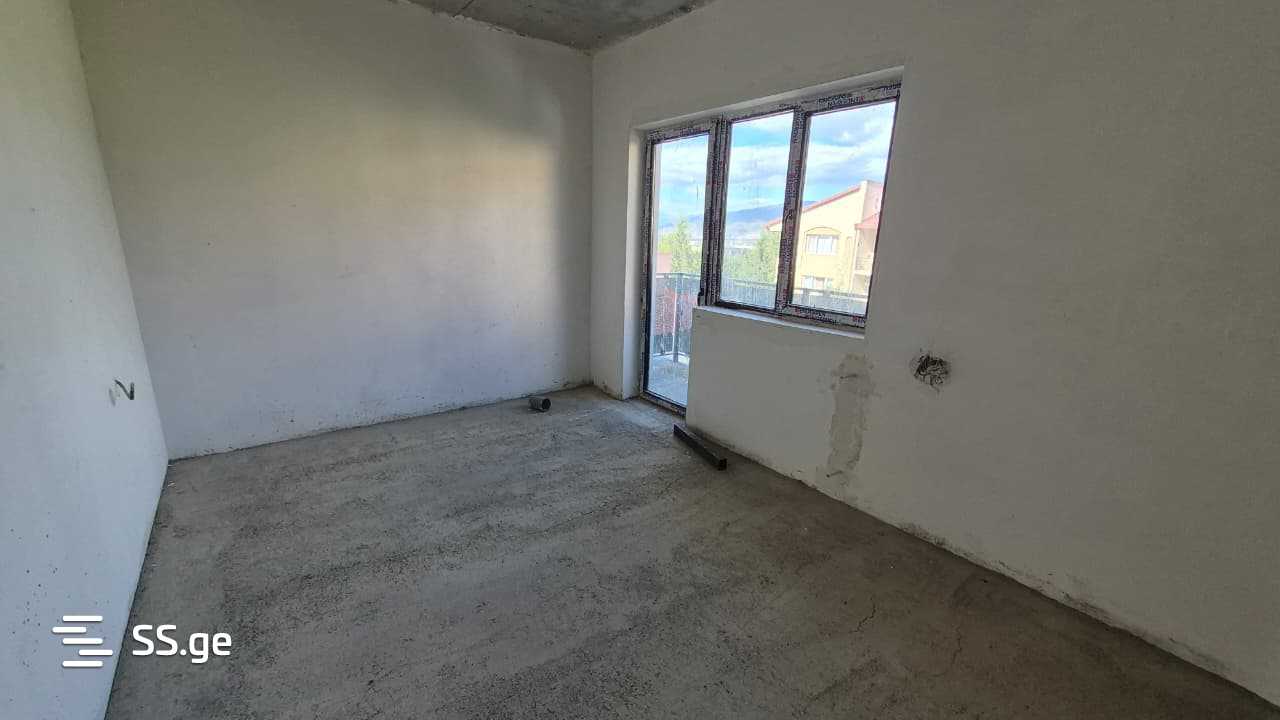 5 Room Private House For Sale view 1