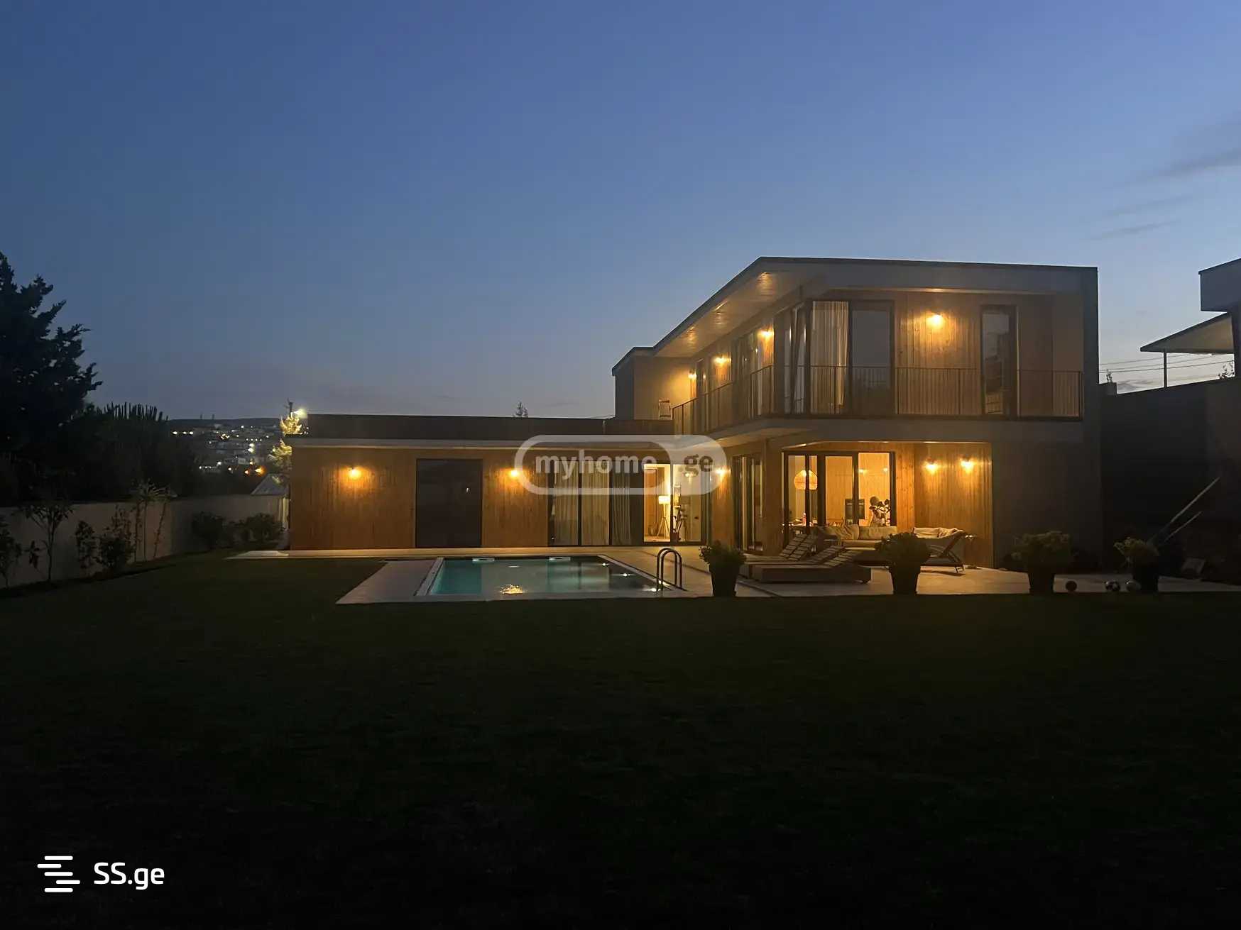 7 Room Private House For Sale view 1
