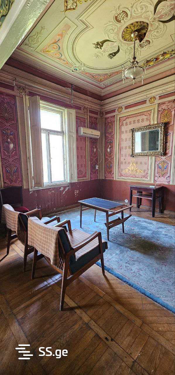 6 Room Private House For Sale view 3