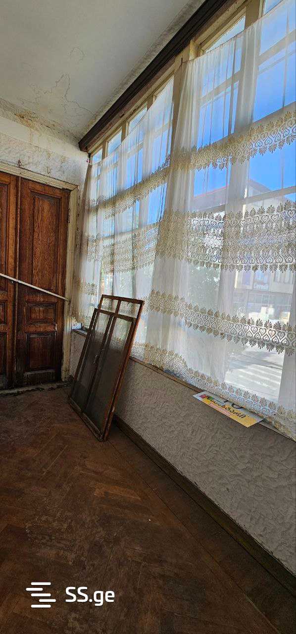 6 Room Private House For Sale view 9