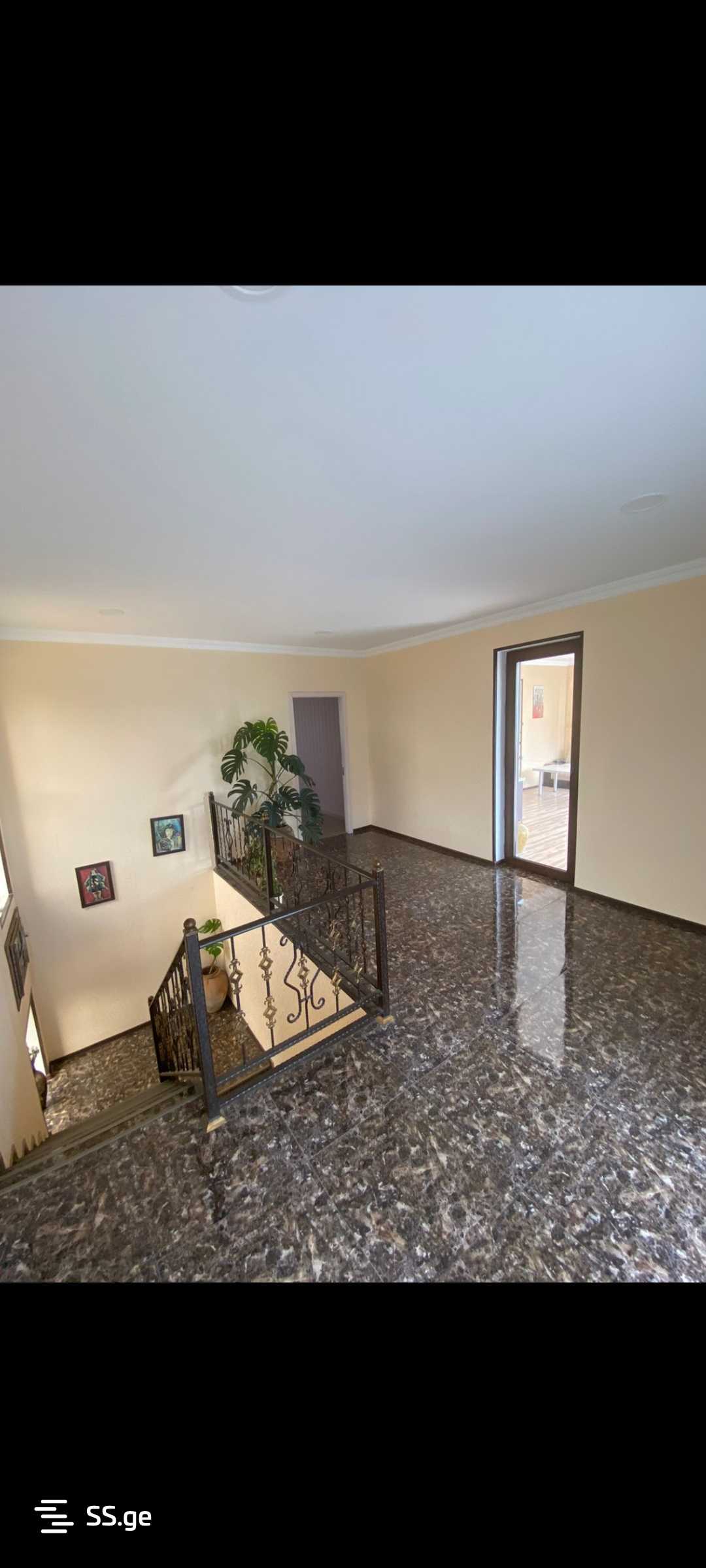 8 Room Private House For Sale view 7
