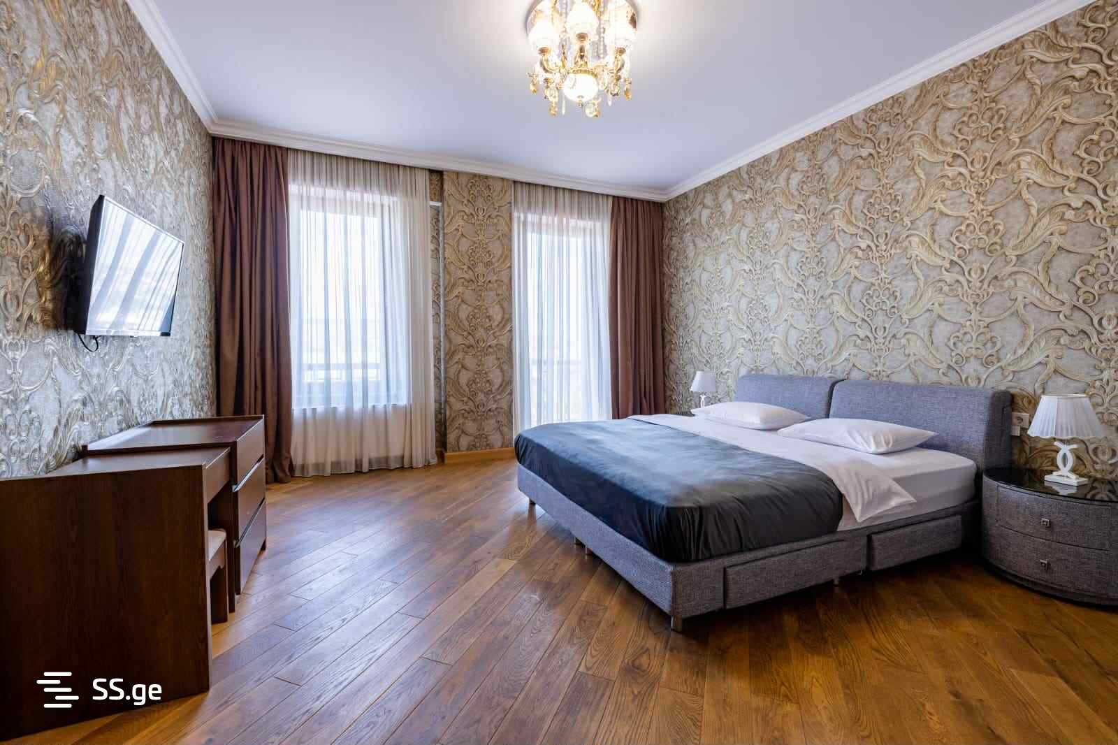 6 Room Flat Daily Rent. Mtatsminda