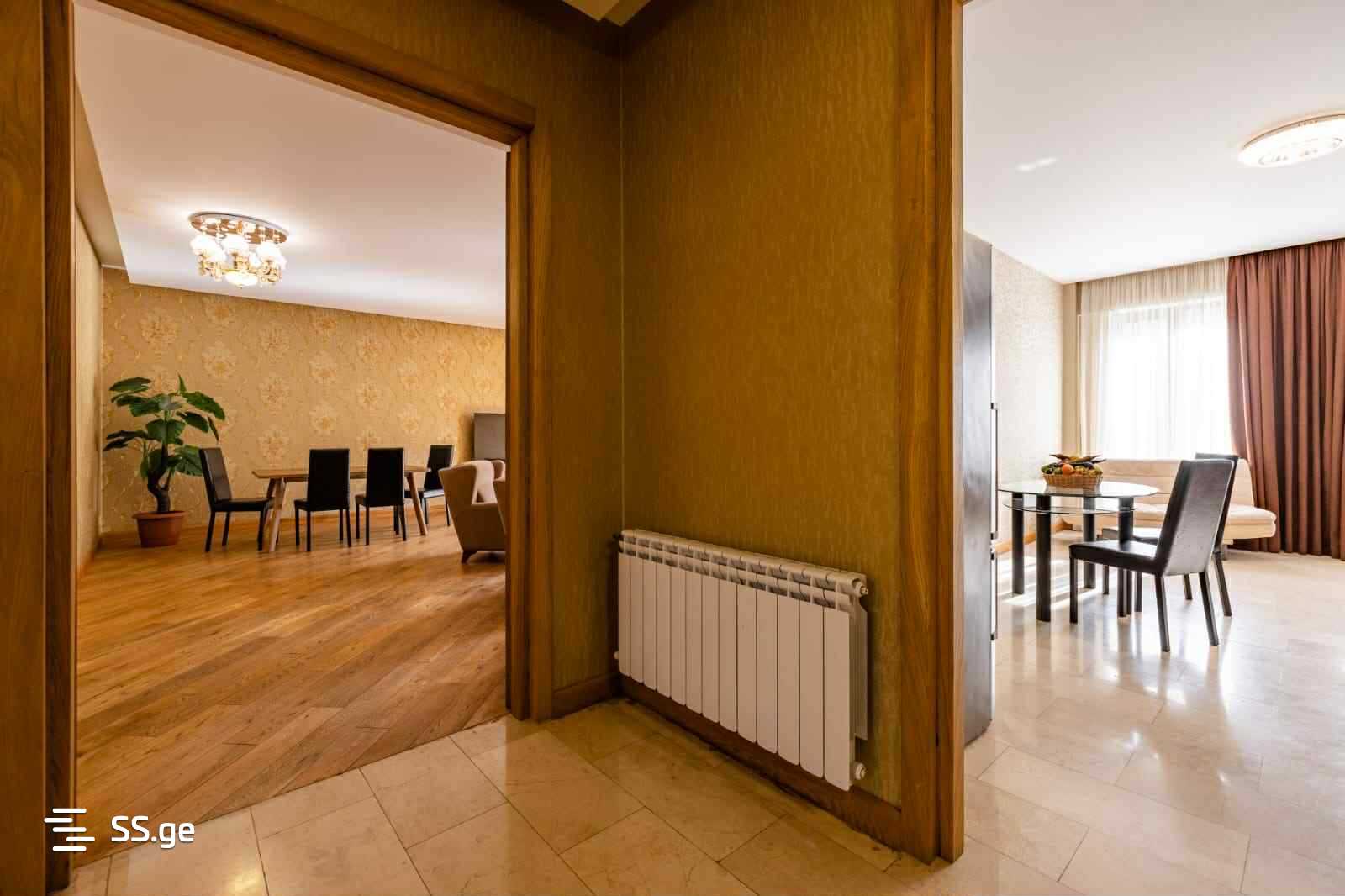 6 Room Flat Daily Rent. Mtatsminda view 12