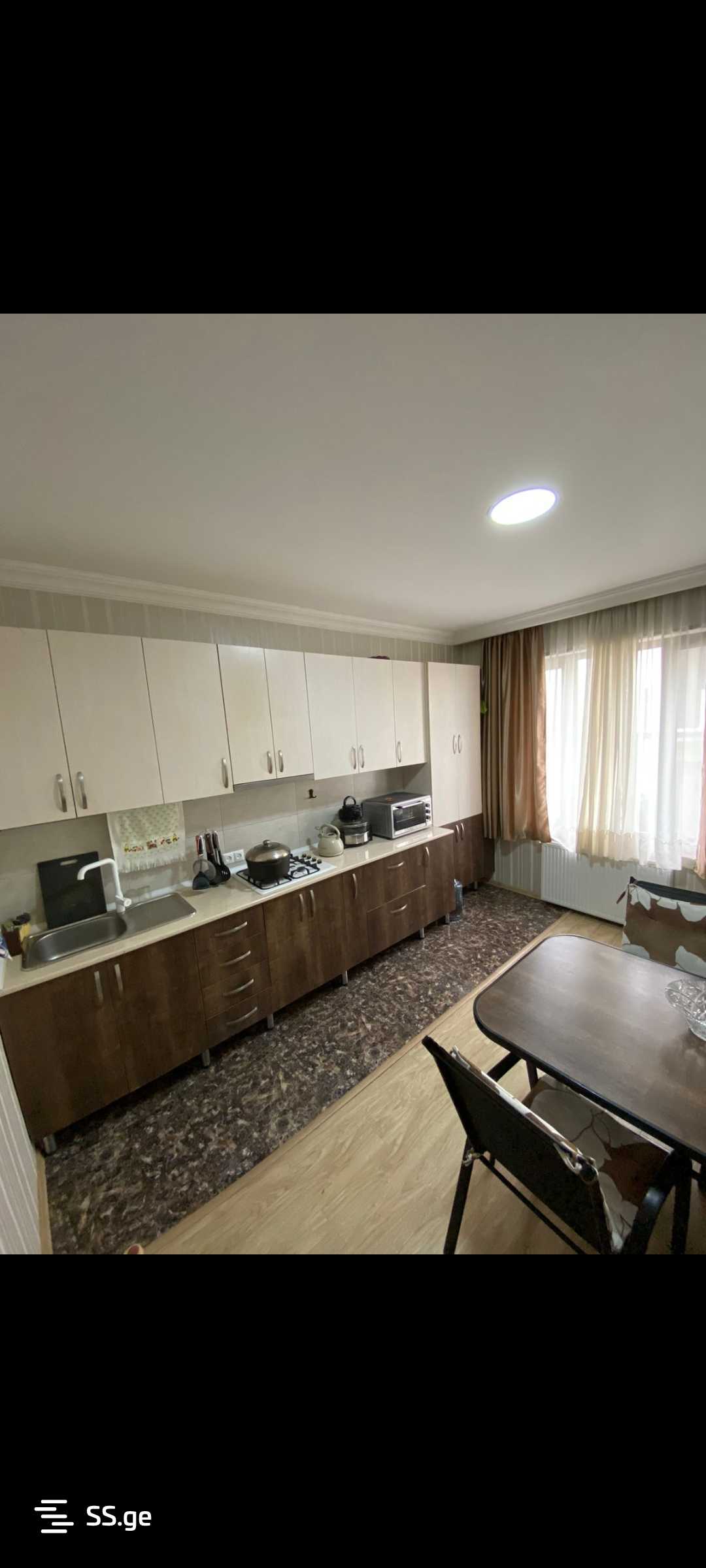8 Room Private House For Sale view 1