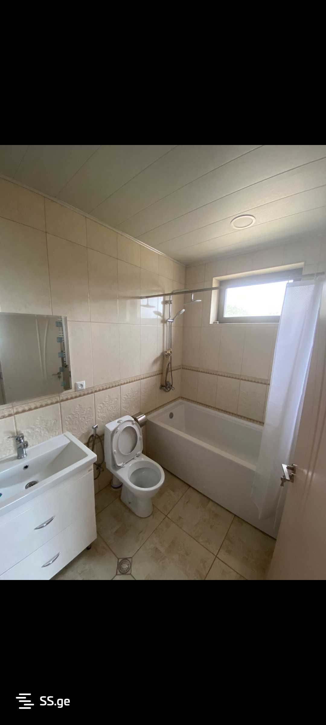 8 Room Private House For Sale view 2