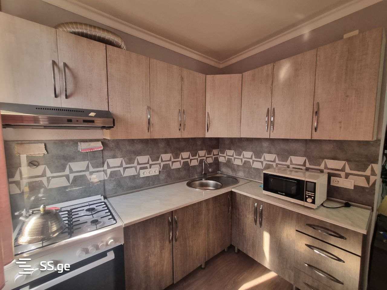2 Room Flat Daily Rent. Poti view 8