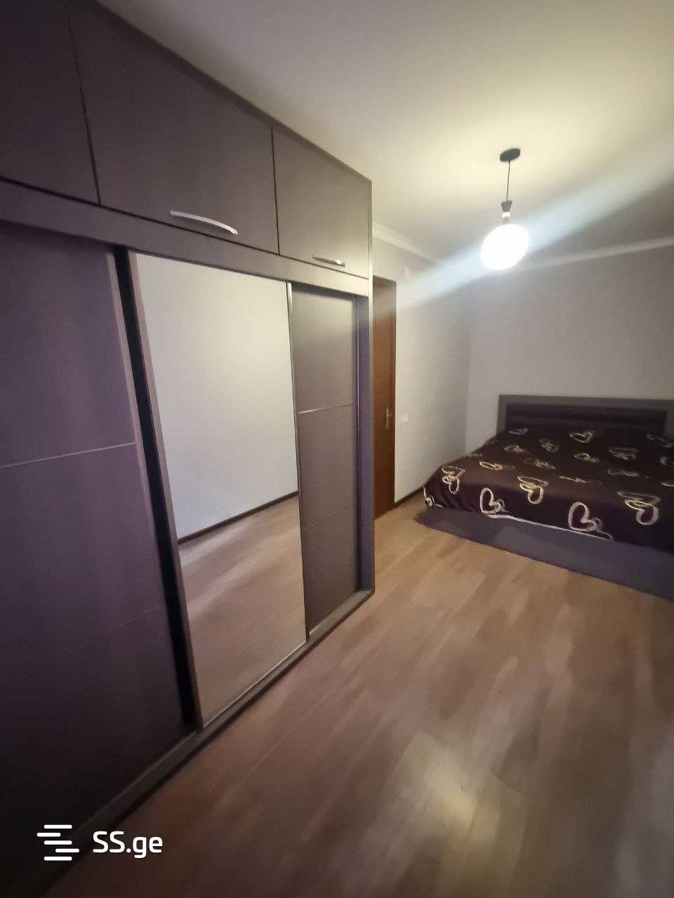 2 Room Flat Daily Rent. Poti view 6