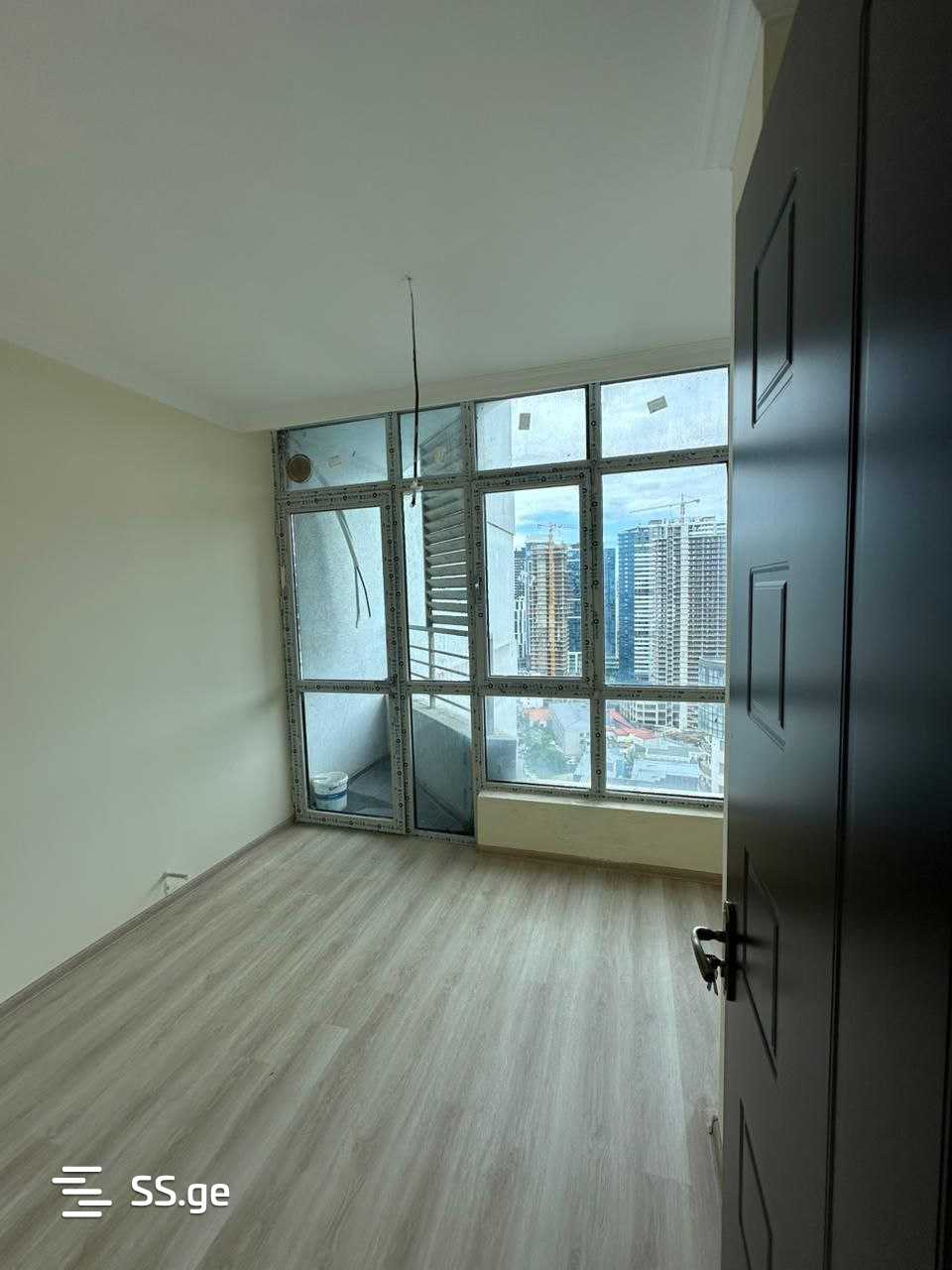 4 room Flat For Sale. Batumi - Aanzicht 3