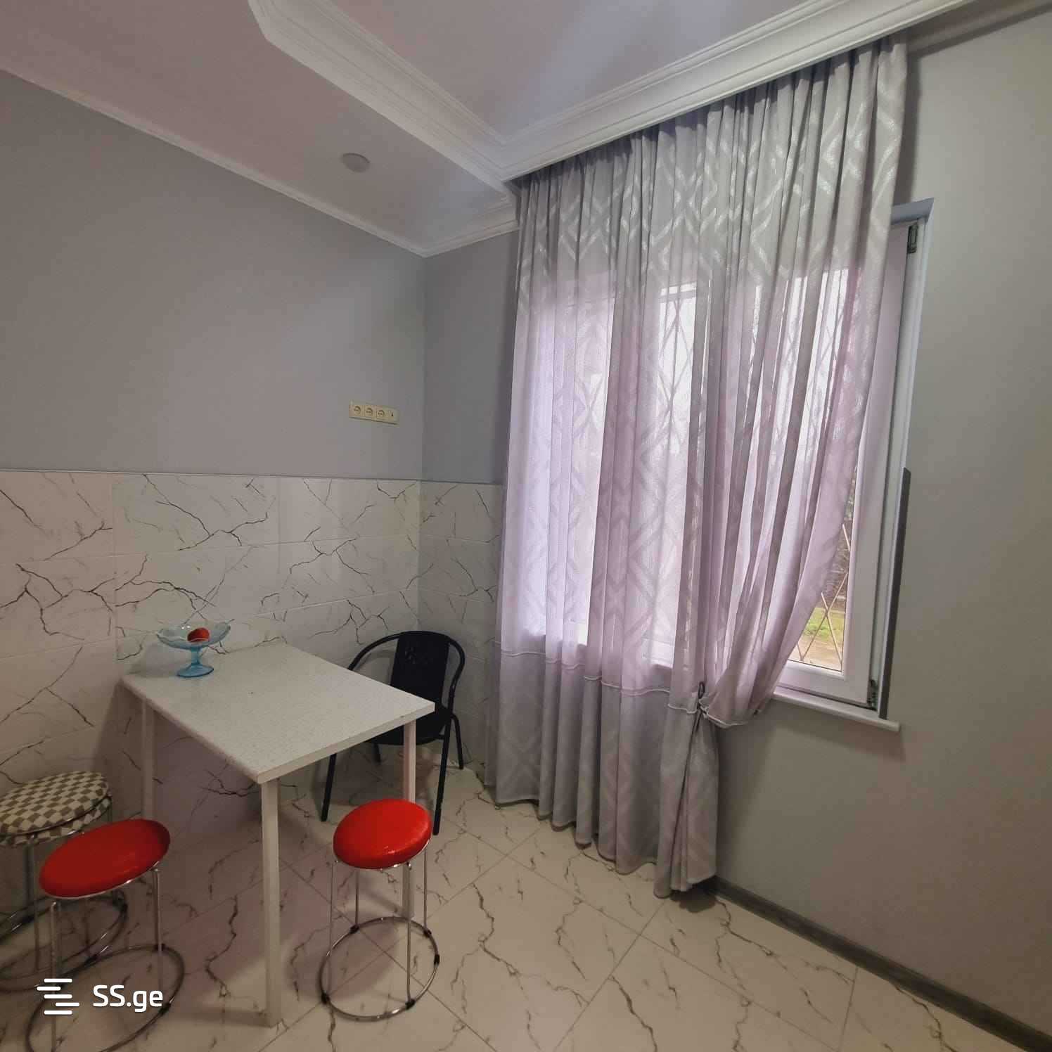 2 Room Private House For Rent. Poti view 9