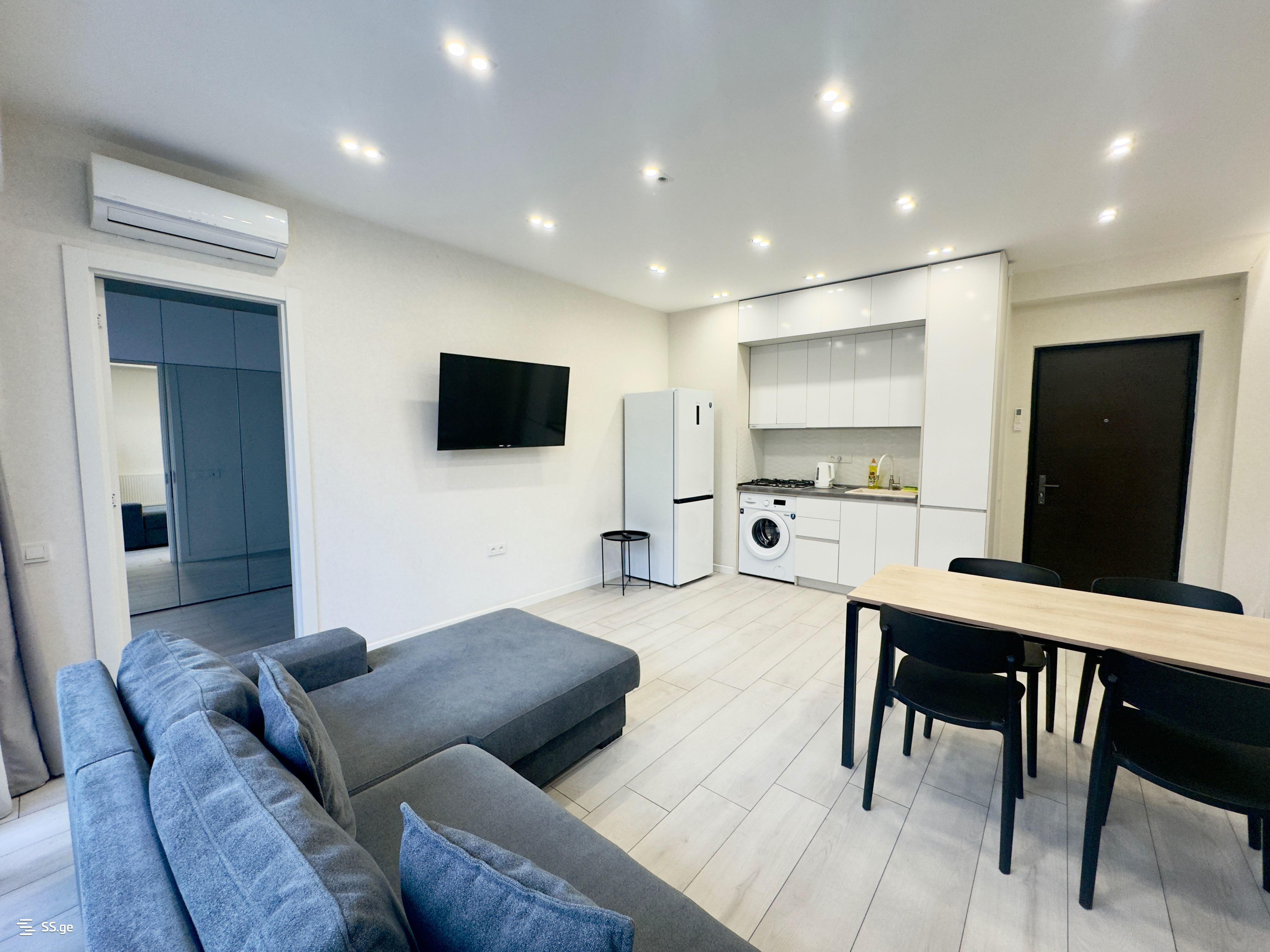 2 Room Flat Daily Rent. Isani, 1 of 4