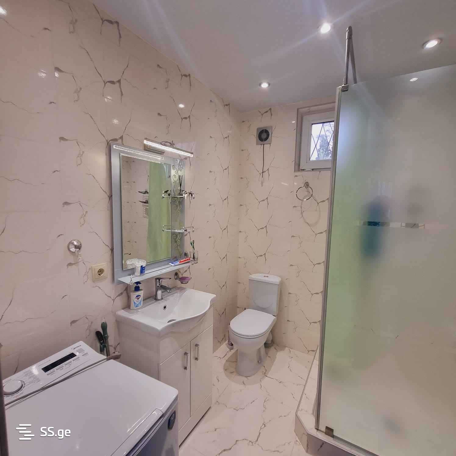 2 Room Private House For Rent. Poti view 11