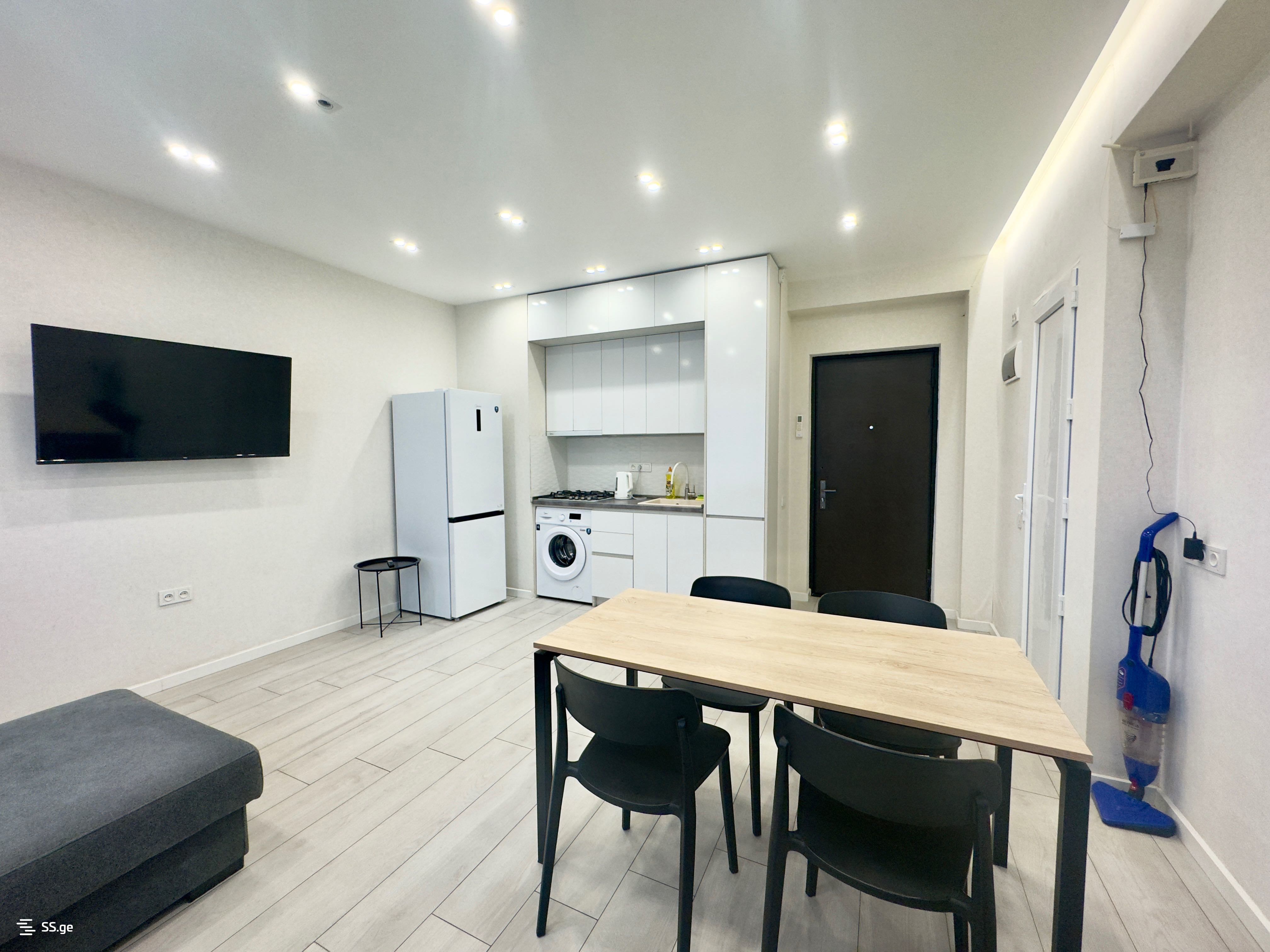 2 Room Flat Daily Rent. Isani, 2 of 4