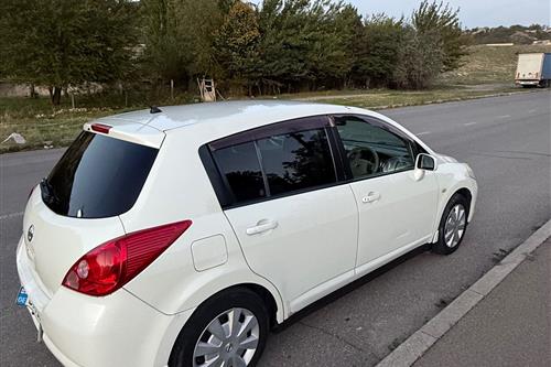auto similar image