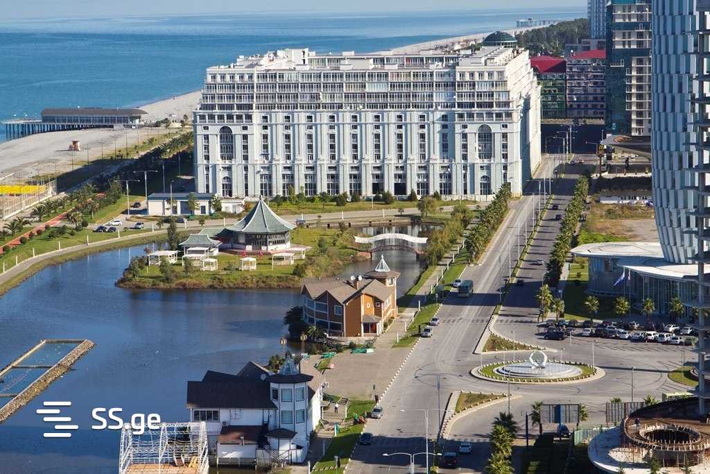 3 Room Flat Daily Rent. Batumi view 14
